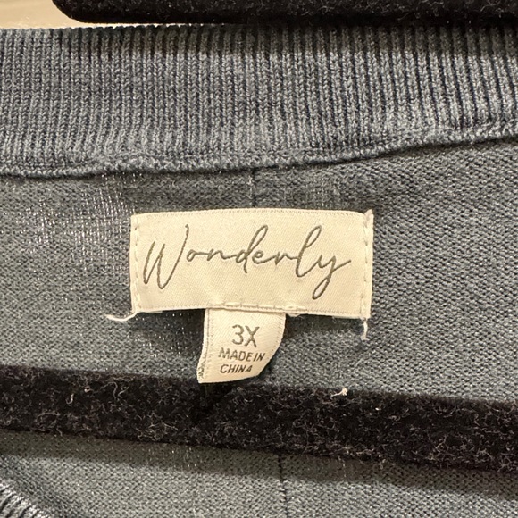 Wonderly Black 3/4 Sleeve Tunic - Picture 4 of 5